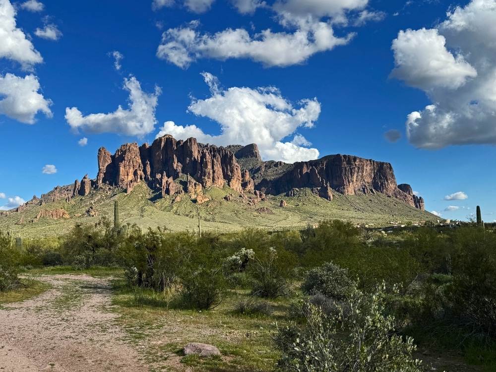 A,Scenic,View,Of,Flatiron,In,The,Superstition,Mountains,In