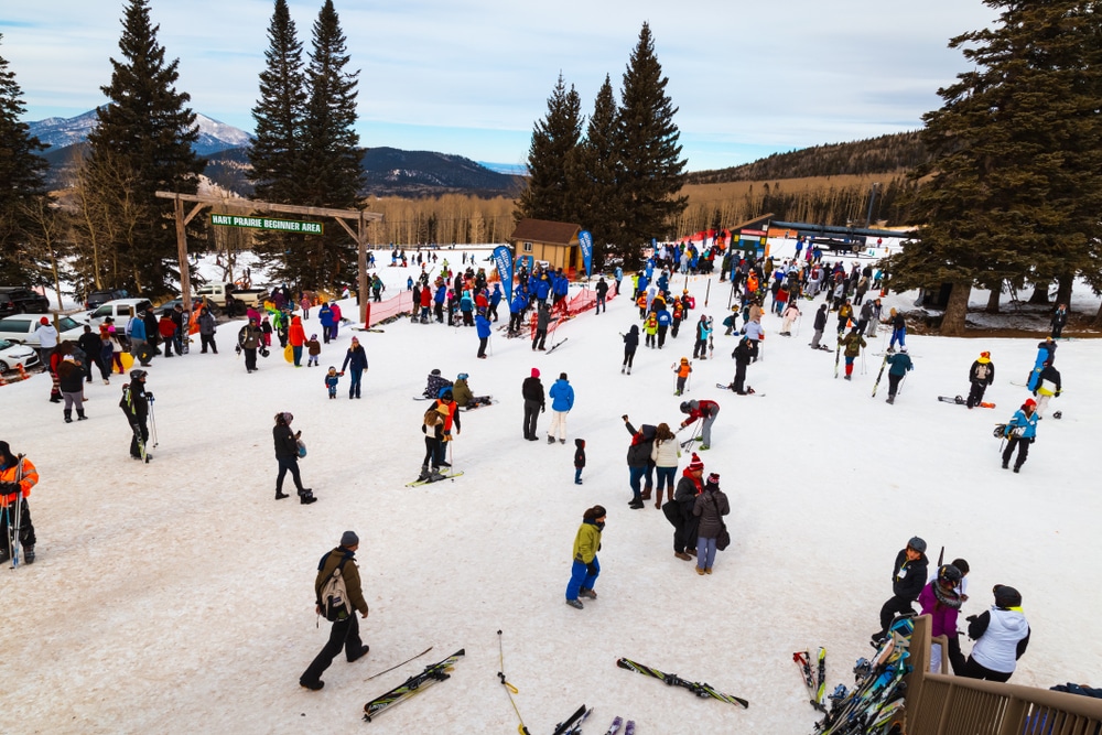 Flagstaff,,Arizona,,Usa,-,December,28,,2014,:,People/family/groups/friends,/gathered/enjoying/resting/